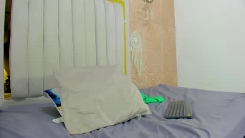 Snapshot of candise_oconnor chatting on October 15, 10:10 pm candise online show from October 15, 10:10 pm