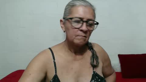 Snapshot of candy_mature_ chatting on October 19, 12:15 am candy online show from October 19, 12:15 am