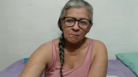 Snapshot of candy_mature_ chatting on October 4, 1:25 am candy online show from October 4, 1:25 am