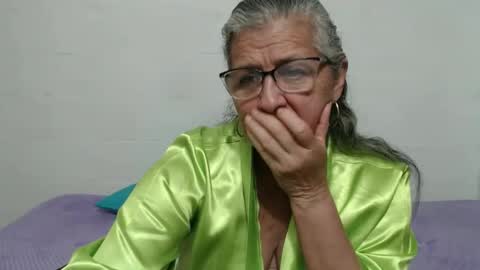 Snapshot of candy_mature_ chatting on October 7, 2:07 am candy online show from October 7, 2:07 am