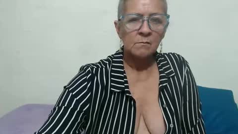 Snapshot of candy_mature_ chatting on September 29, 11:26 pm candy online show from September 29, 11:26 pm