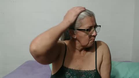 Snapshot of candy_mature_ chatting on September 20, 1:52 am candy online show from September 20, 1:52 am