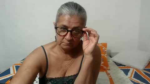 Snapshot of candy_mature_ chatting on February 25, 10:20 pm candy online show from February 25, 10:20 pm