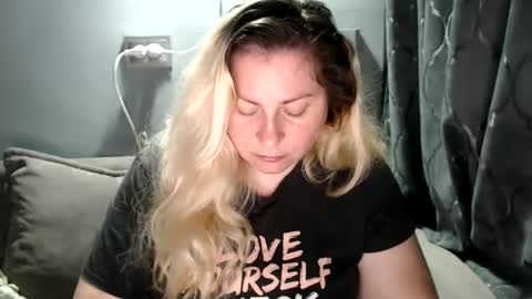 Laura online show from October 13, 10:23 pm