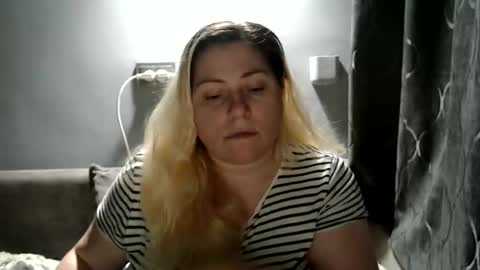 Laura online show from September 19, 8:12 pm