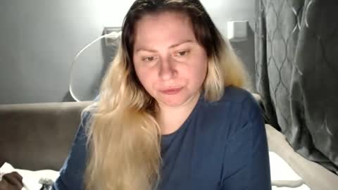 Laura online show from April 9, 7:41 pm