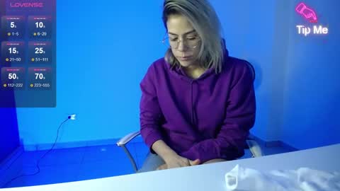 Candy Dowson online show from February 14, 10:28 am