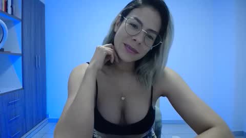 Candy Dowson online show from January 8, 8:31 am