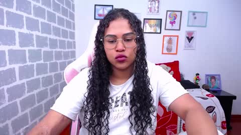 Karen online show from January 8, 6:20 pm