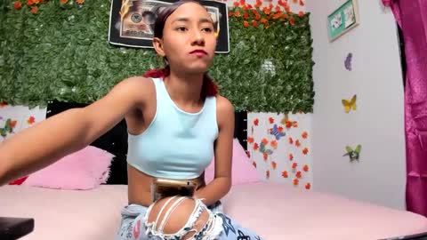Snapshot of candysexi_10 chatting on January 9, 1:24 pm candysexi_10 online show from January 9, 1:24 pm