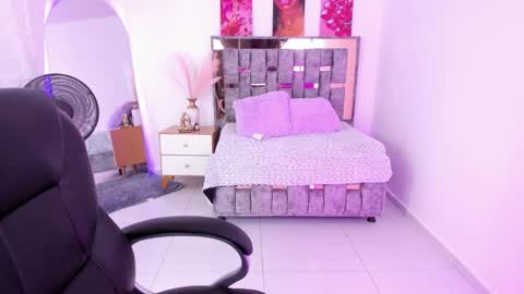 Violetta online show from November 29, 4:03 pm