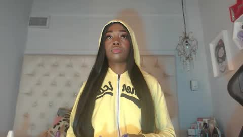 Candy Ebony online show from January 16, 3:37 am