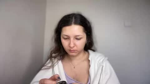 Emma online show from March 19, 8:42 am