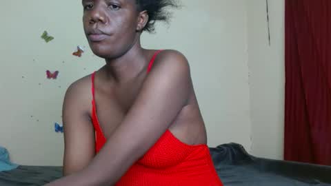 caramelebony_ online show from April 4, 1:51 pm