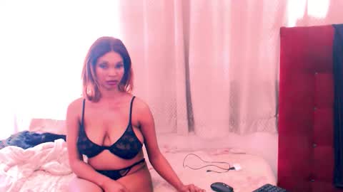 Snapshot of caramelminxx chatting on October 7, 7:15 am caramelminxx online show from October 7, 7:15 am