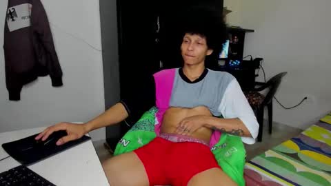 Snapshot of cardrey05 chatting on October 11, 9:07 pm Carlos and Cristian online show from October 11, 9:07 pm