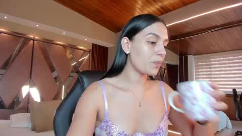 Snapshot of carina_rossi chatting on September 23, 12:21 pm Carina online show from September 23, 12:21 pm