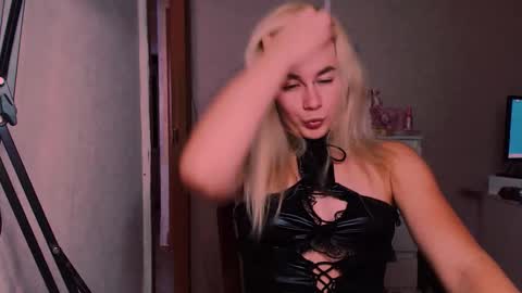 Carin online show from September 22, 8:13 pm