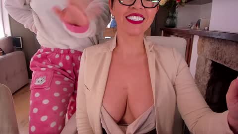 Carla Connor online show from January 18, 12:15 pm