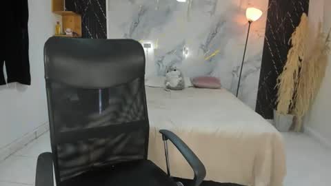 master online show from May 5, 1:06 pm