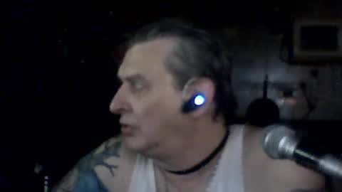 carlos712009 online show from April 16, 6:35 am