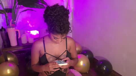 Snapshot of carly_monroe_ chatting on October 1, 11:47 pm Carly Monroe  online show from October 1, 11:47 pm