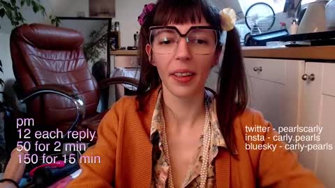 Snapshot of carlypearls chatting on March 2, 4:21 pm Carly Pearls online show from March 2, 4:21 pm