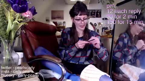 Snapshot of carlypearls chatting on February 27, 3:29 am Carly Pearls online show from February 27, 3:29 am
