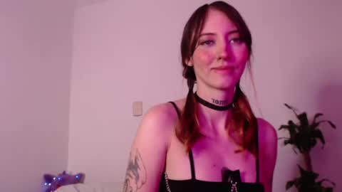 carmennrusso online show from November 18, 2:47 am