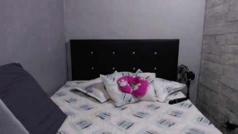 Caro milf  online show from April 8, 11:24 am