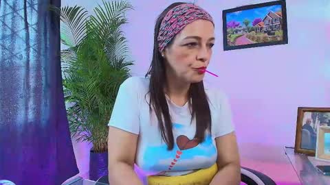 CAROL online show from November 12, 3:25 pm