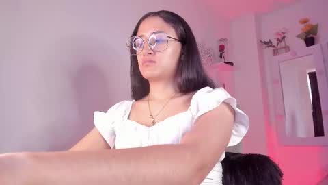 Caroline online show from September 15, 5:25 pm