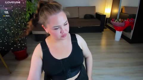 Snapshot of carolina_bby chatting on September 15, 3:35 pm Carolina online show from September 15, 3:35 pm