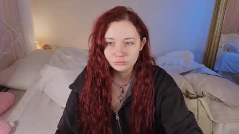 Snapshot of carolina_winter chatting on September 12, 12:29 pm Mira online show from September 12, 12:29 pm