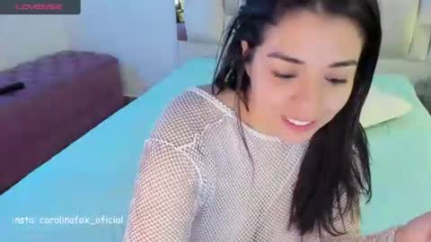 Snapshot of carolinafox_ chatting on March 11, 3:25 am caroline online show from March 11, 3:25 am