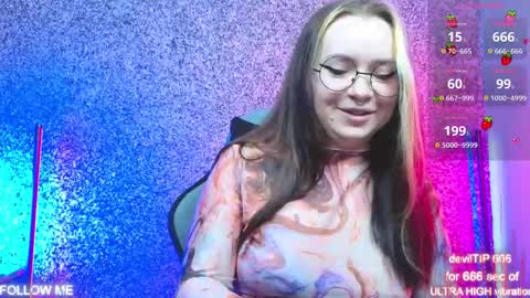 Snapshot of carolinareaperr chatting on October 17, 12:53 pm Ask me better xx online show from October 17, 12:53 pm