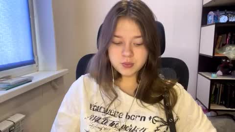 carolindueno online show from March 2, 7:37 am