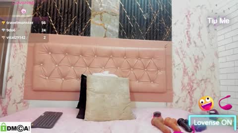 caroline daring online show from January 5, 5:27 pm