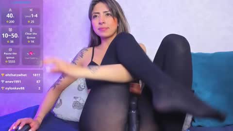 Snapshot of caroline_dh chatting on February 26, 2:38 pm Caroline online show from February 26, 2:38 pm