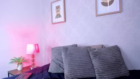 Snapshot of caroline_dh chatting on October 17, 3:38 pm Caroline online show from October 17, 3:38 pm