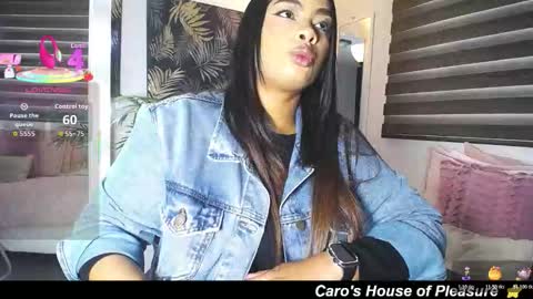 C A R O L I N E online show from January 14, 12:57 pm