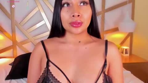 Snapshot of caroline_maldonado chatting on September 14, 5:25 pm Caroline online show from September 14, 5:25 pm
