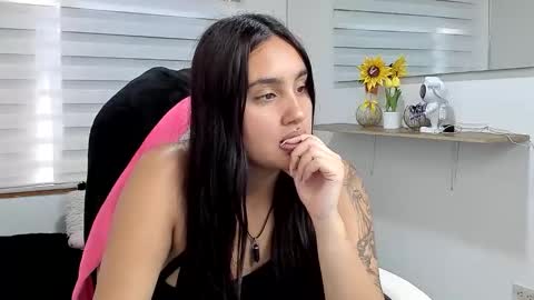 caroline_rodriguez_9 online show from March 31, 7:25 pm