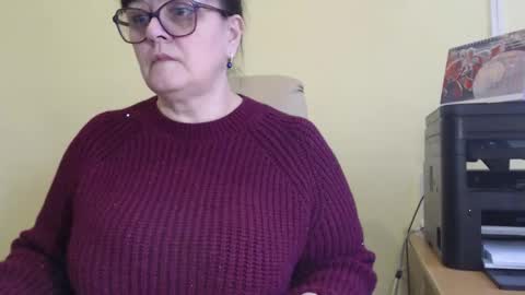 CarolineDream  online show from November 10, 6:49 am