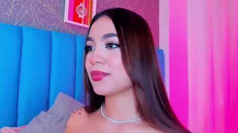 Snapshot of carolineegarcia chatting on February 27, 1:49 pm CarolineeGarcia online show from February 27, 1:49 pm