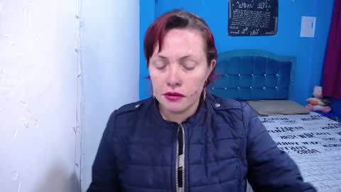 Carolinhe  online show from February 17, 12:15 pm