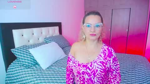 CarolinneFiotti online show from September 27, 1:42 pm