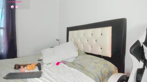 CarolinneFiotti online show from January 16, 10:19 pm