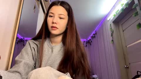 Emma online show from December 15, 2:13 pm