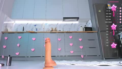 Snapshot of carpe_diemmm chatting on February 10, 9:36 pm Yummi online show from February 10, 9:36 pm